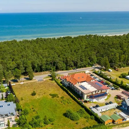 Dworek Bursztynowy Bed & Breakfast 3*