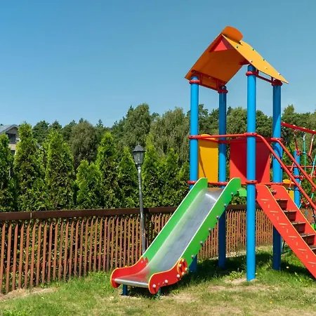 Dworek Bursztynowy Bed & Breakfast