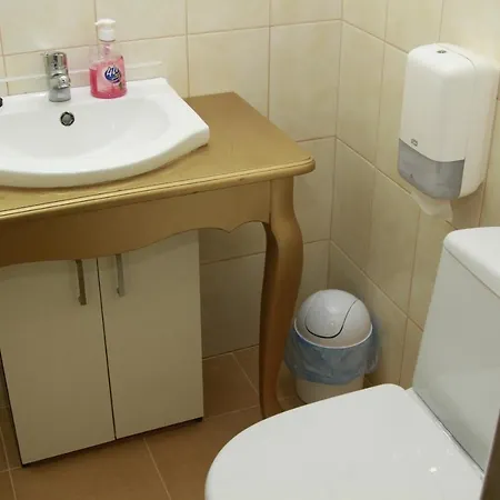 Dworek Bursztynowy Bed & Breakfast 3*