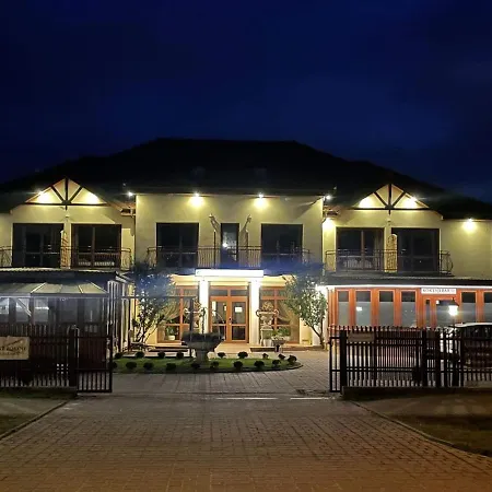 Dworek Bursztynowy Karwia