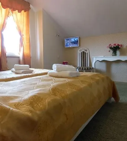 Dworek Bursztynowy Bed & Breakfast Karwia
