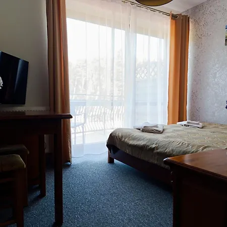 Dworek Bursztynowy 2* Karwia