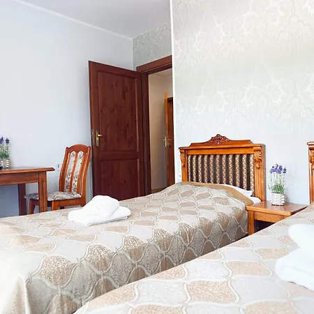 Dworek Bursztynowy Bed & Breakfast Karwia