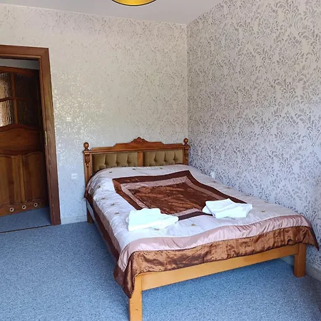 Bed & Breakfast Dworek Bursztynowy 2*