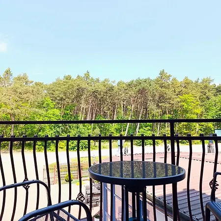 Bed & Breakfast Dworek Bursztynowy 3*