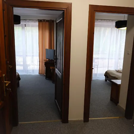 Dworek Bursztynowy 3*