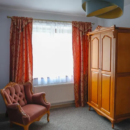 Bed & Breakfast Dworek Bursztynowy Karwia