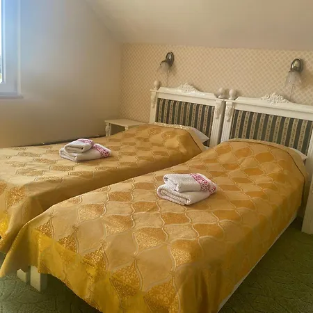 Dworek Bursztynowy 2* Karwia