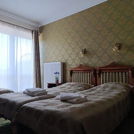 Dworek Bursztynowy 2* Karwia