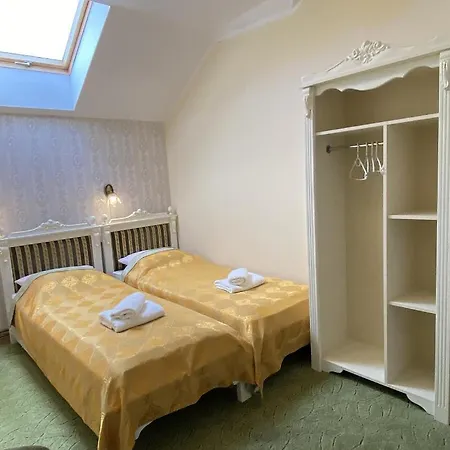 Dworek Bursztynowy Bed & Breakfast Karwia