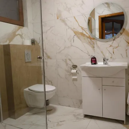 Dworek Bursztynowy 3*