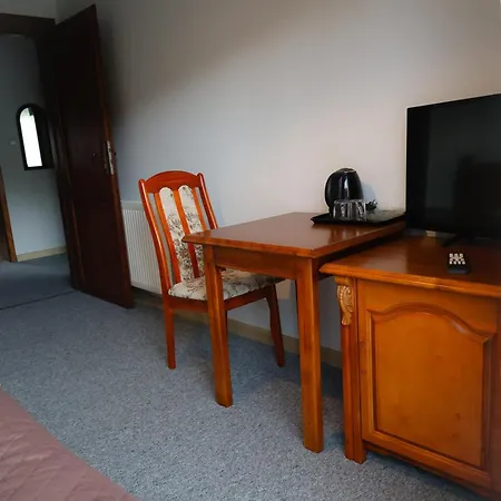 Dworek Bursztynowy 3*