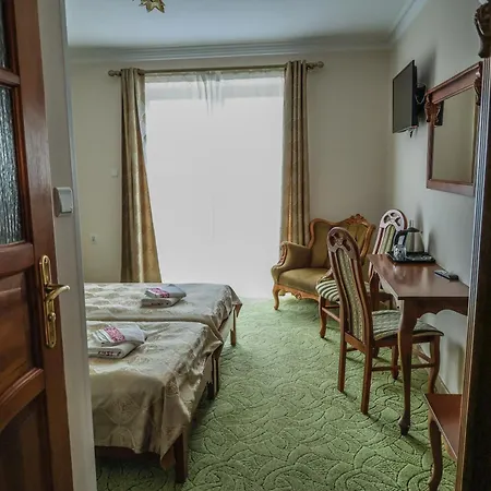 Dworek Bursztynowy 3* Karwia