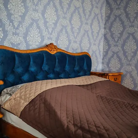 Bed & Breakfast Dworek Bursztynowy 3*