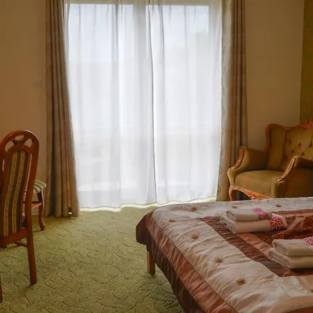 Dworek Bursztynowy 3* Karwia