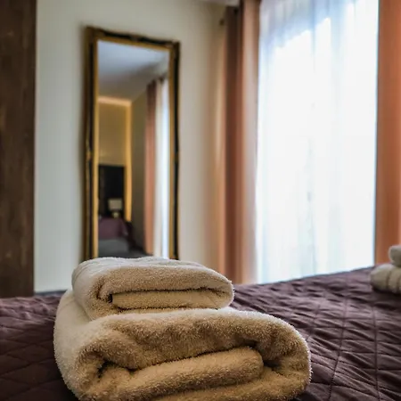 Bed & Breakfast Dworek Bursztynowy 3*