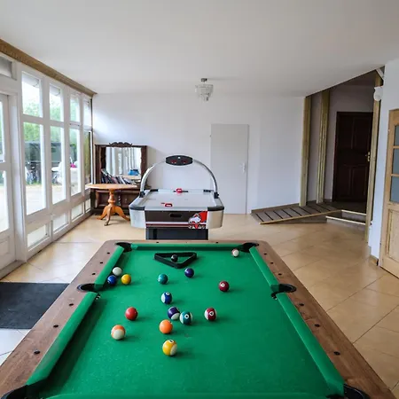 Dworek Bursztynowy Bed & Breakfast