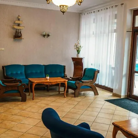 Dworek Bursztynowy Karwia