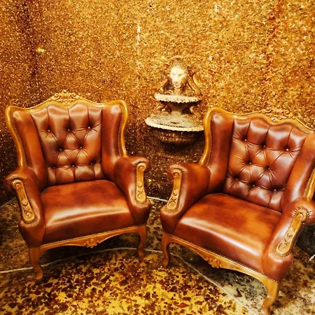 Dworek Bursztynowy Bed & Breakfast 3*