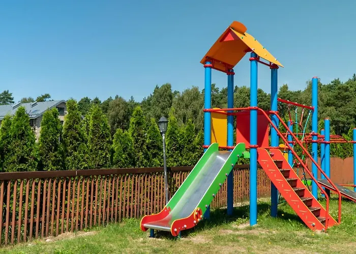 Dworek Bursztynowy Bed & Breakfast