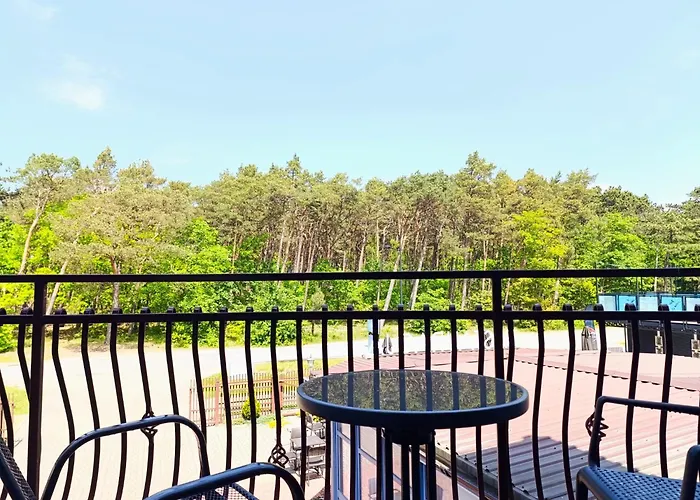 Bed & Breakfast Dworek Bursztynowy 3*