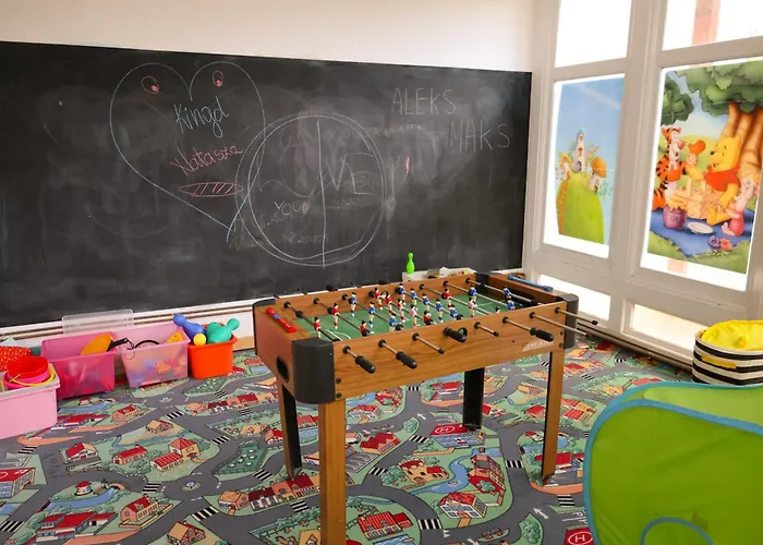 Dworek Bursztynowy Bed & Breakfast 3*